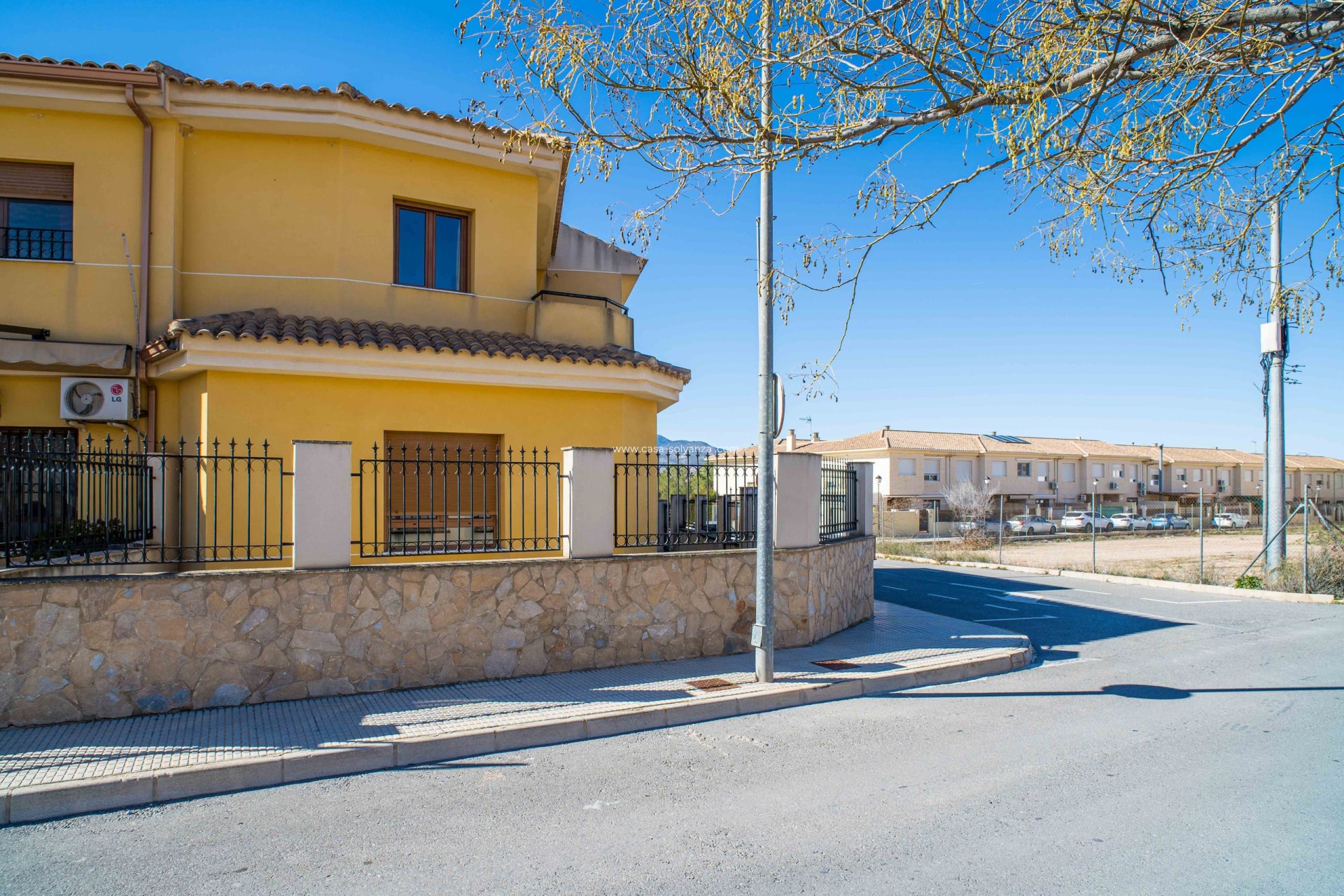 Revente - Maison de ville - Pinoso - Calle Dalias 1