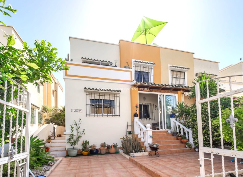 Revente - Villa - Los Altos - Res Valle de los pinos