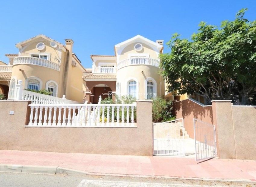 Revente - Villa - Orihuela Costa - Costa Blanca