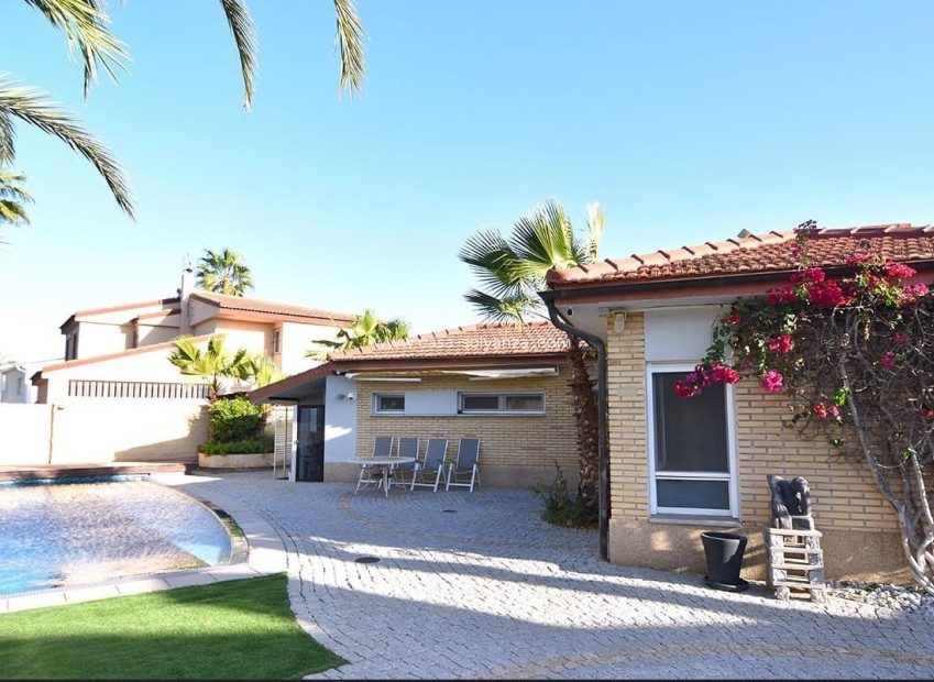 Revente - Villa - Orihuela Costa - La Zenia