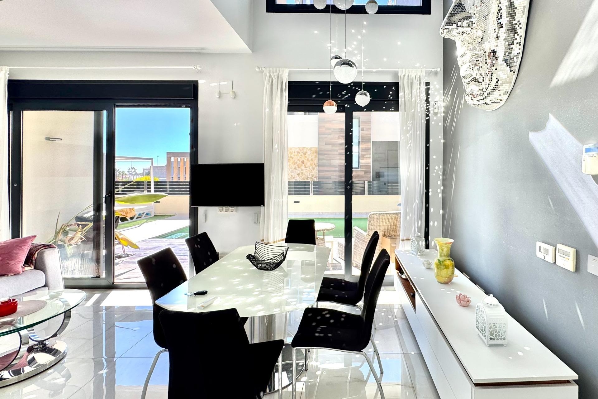 Revente - Villa - Orihuela Costa - Lomas de Cabo Roig