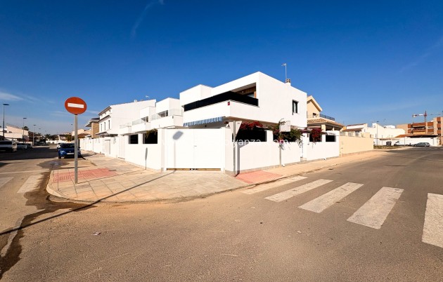 Semi-Detached Villa - Wiederverkauf - San Pedro del Pinatar - CSBU-44612