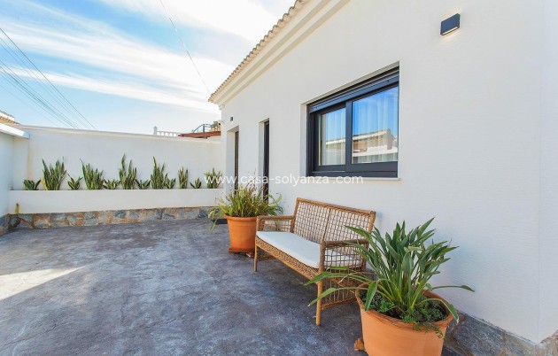 Stadthaus - Wiederverkauf - Torrevieja - La Siesta