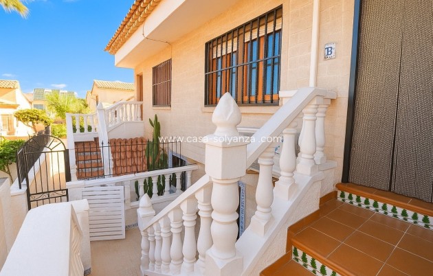 Terraced house / Townhouse - Wiederverkauf - La Mata - La Mata