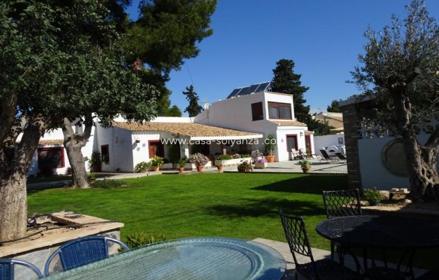 Villa - Herverkoop - Orihuela Costa - Costa Blanca