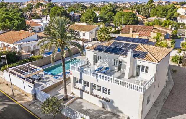 Villa - Herverkoop - Orihuela Costa - La Zenia