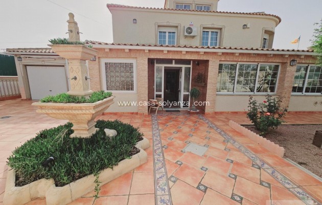 Villa - Herverkoop - Torrevieja - La Siesta