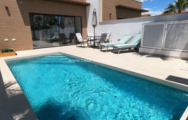 Villa - Resale - Algorfa - La Finca Golf Resort