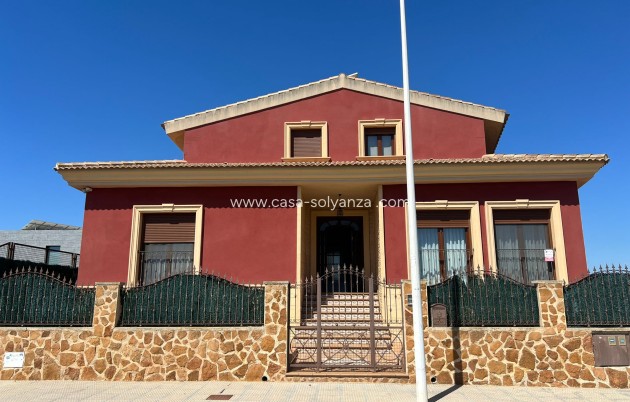 Villa - Resale - Almoradí - 0