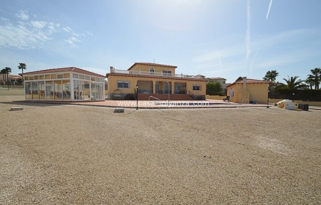 Villa - Resale - Campos del Río - Inland