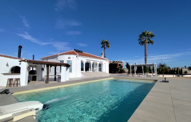 Villa - Resale - El Mudamiento - El Mudamiento