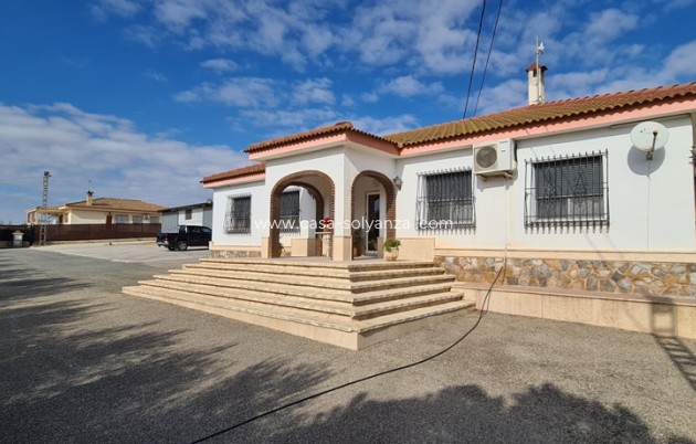 Villa - Resale - ORIHUELA - La Matanza