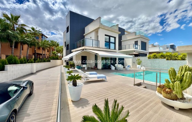 Villa - Resale - San Miguel de Salinas - Bellavista