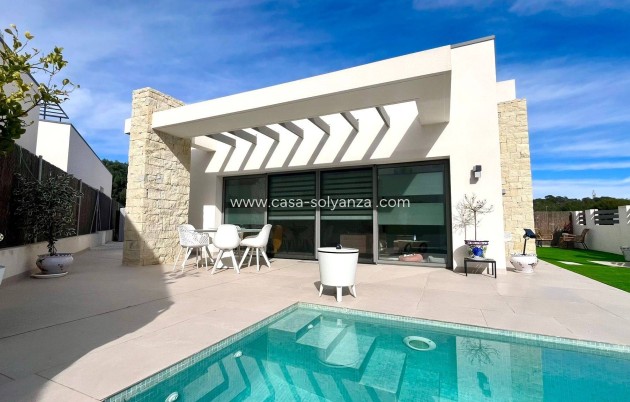 Villa - Resale - San Miguel de Salinas - Urbanizacion Blue Lagoon