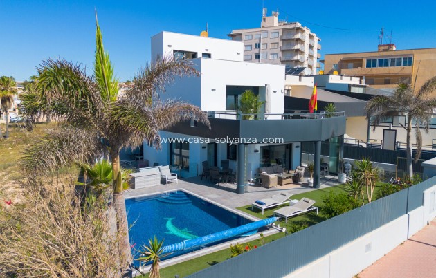 Villa - Resale - Torrevieja - Rosaleda