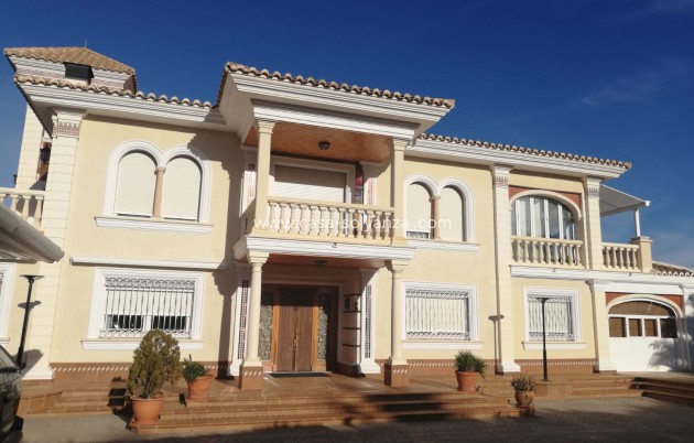 Villa - Resale - Yecla - Inland