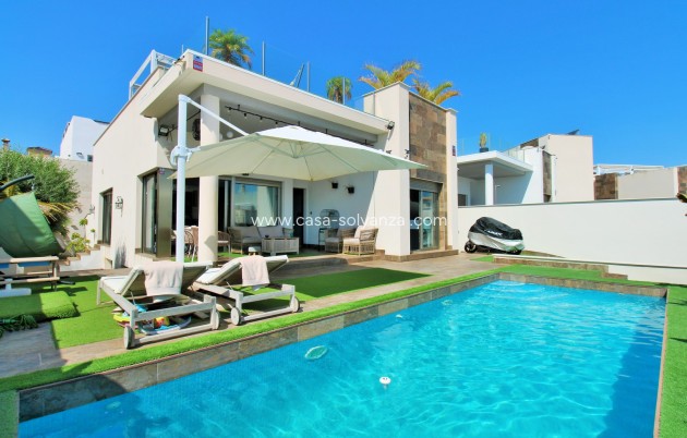 Villa - Reventa - Villamartin - Villamartín