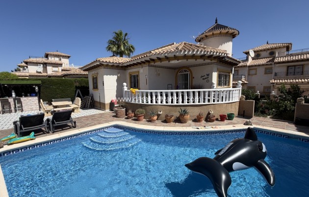 Villa - Reventa - Villamartin - Villamartín