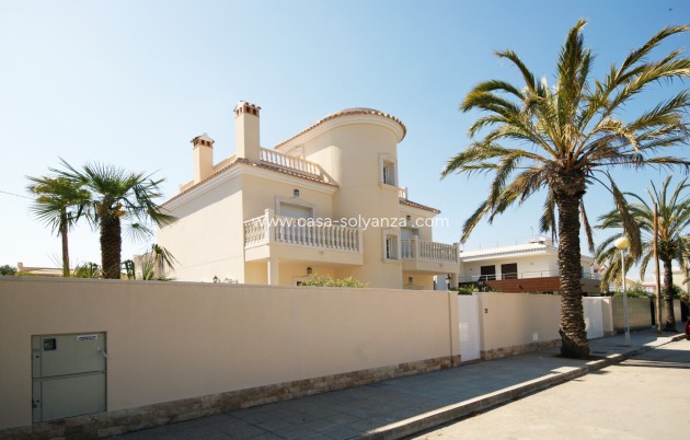 Villa - Wiederverkauf - Cabo Roig - Costa Blanca