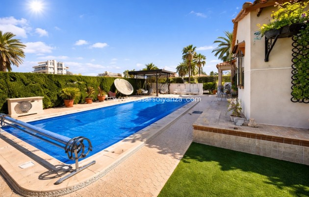 Villa - Wiederverkauf - Cabo Roig - Costa Blanca