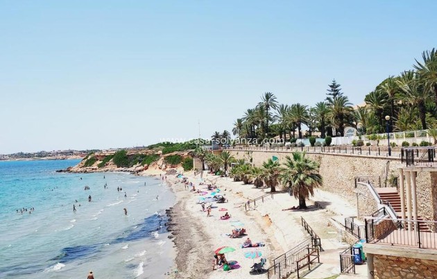 Villa - Wiederverkauf - Orihuela Costa - CSRES-56471
