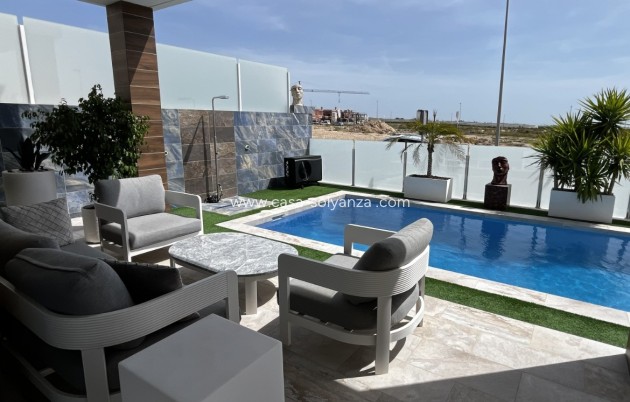 Villa - Wiederverkauf - Orihuela - Entre Naranjos Vistabella Golf