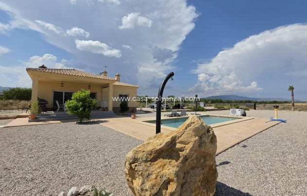 Villa - Wiederverkauf - Pinoso - Inland