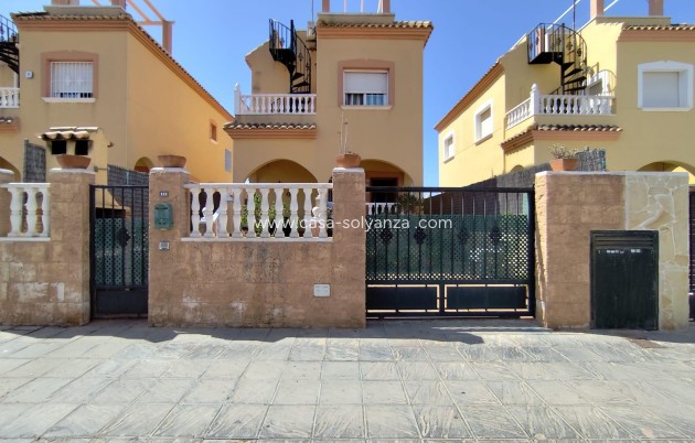 Villa - Wiederverkauf - Torrevieja - Aguas nuevas