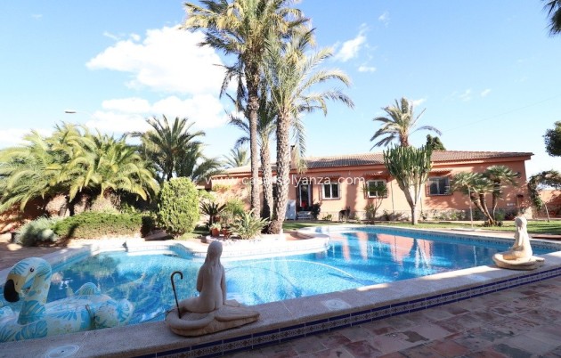 Villa - Wiederverkauf - Torrevieja - CSAU-40254