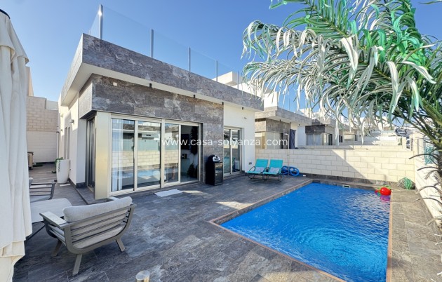 Villa - Wiederverkauf - Villamartin - Villamartín