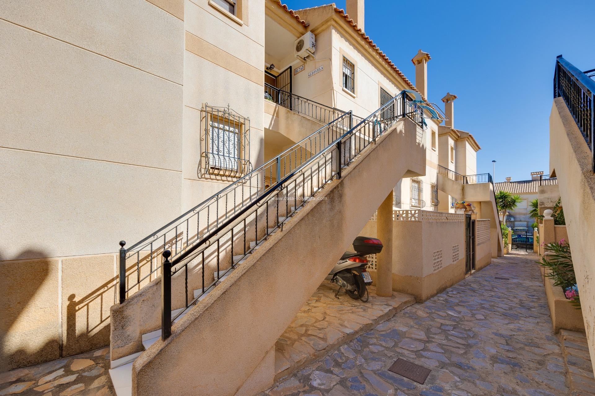 Wiederverkauf - Bungalow - Torrevieja - Aguas nuevas