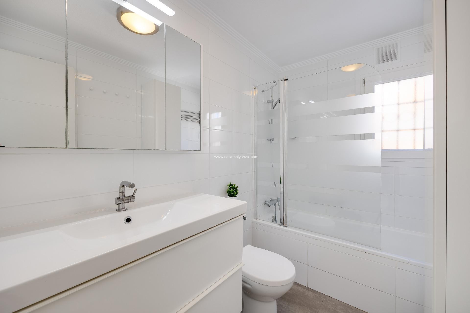 Wiederverkauf - Bungalow - Torrevieja - Aguas nuevas