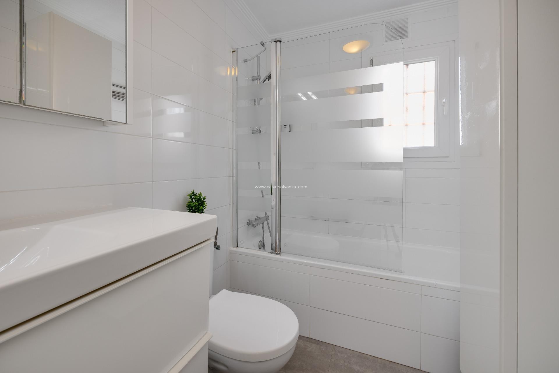 Wiederverkauf - Bungalow - Torrevieja - Aguas nuevas