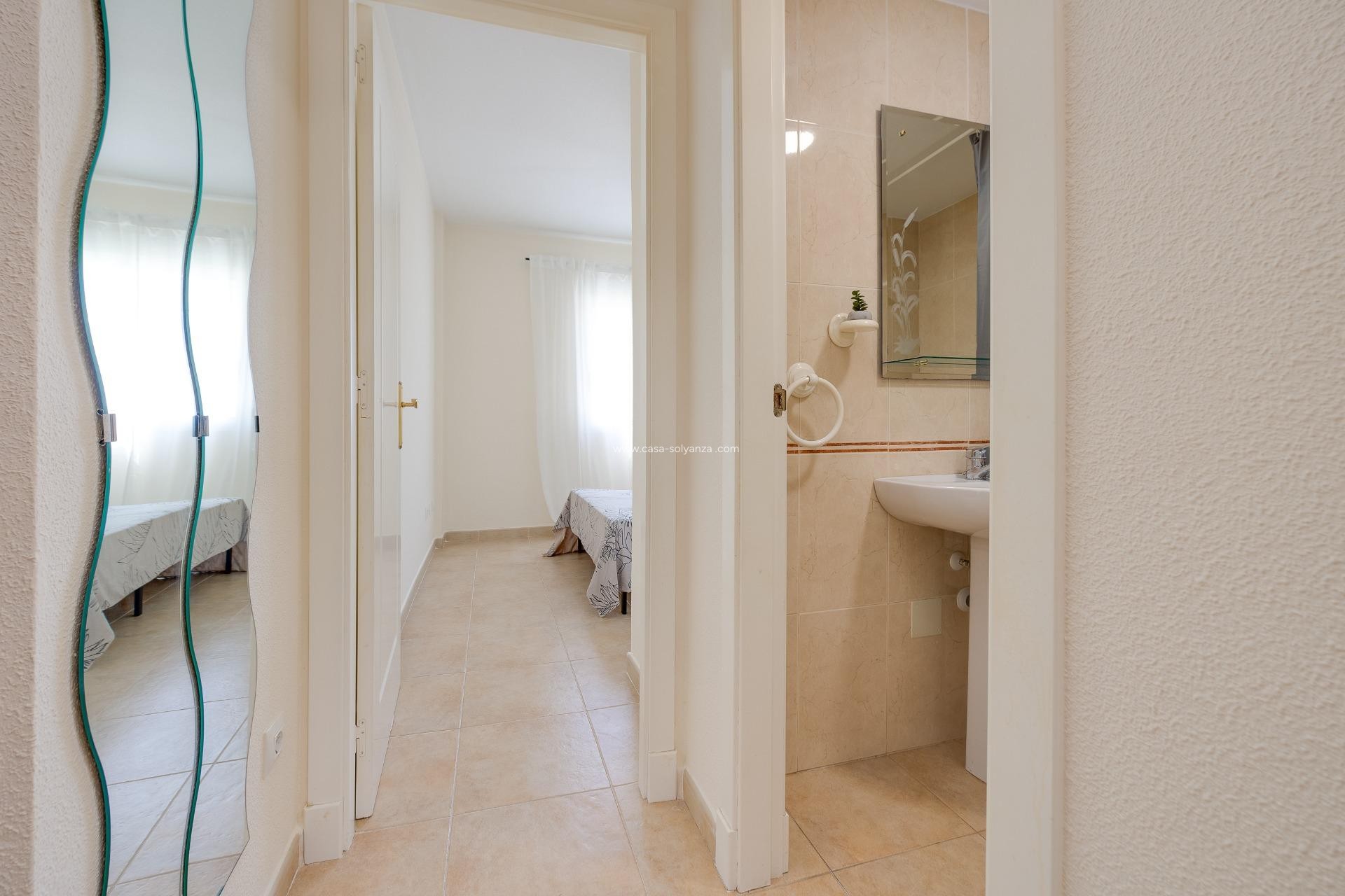 Wiederverkauf - Bungalow - Torrevieja - Aguas nuevas