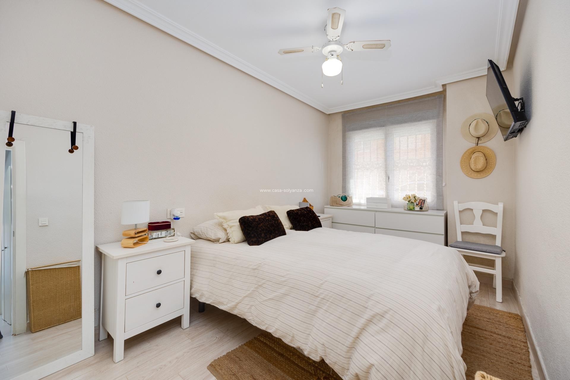 Wiederverkauf - Bungalow - Torrevieja - Playa De Los Naufragos