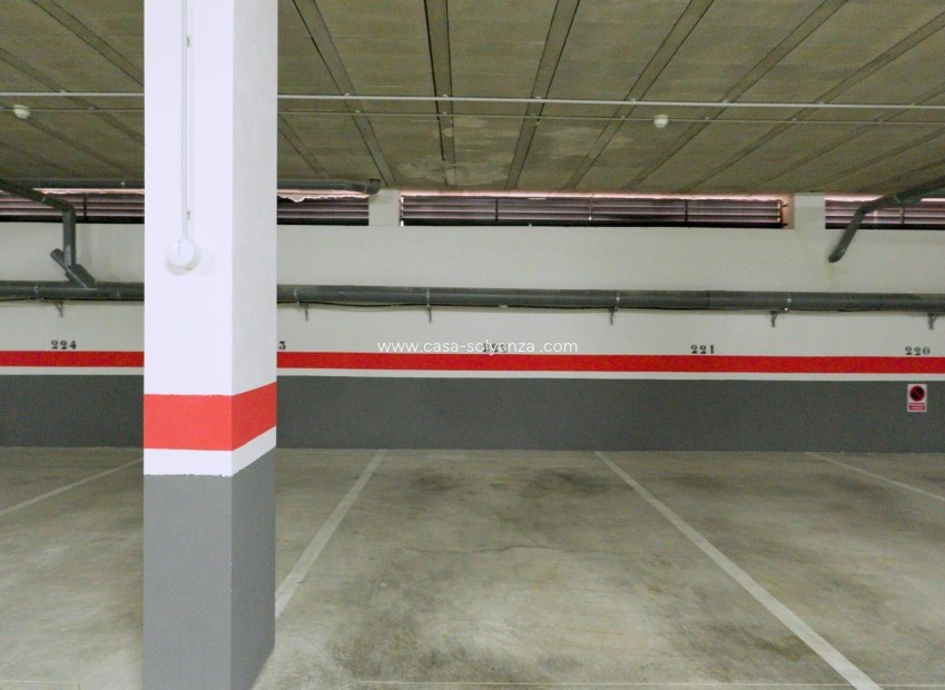 Wiederverkauf - Garage - Torrevieja - Centro