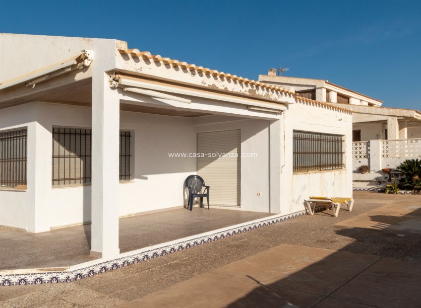 Wiederverkauf - Independent villa - Guardamar del Segura