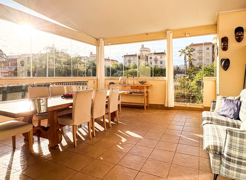 Wiederverkauf - Independent villa - Guardamar del Segura