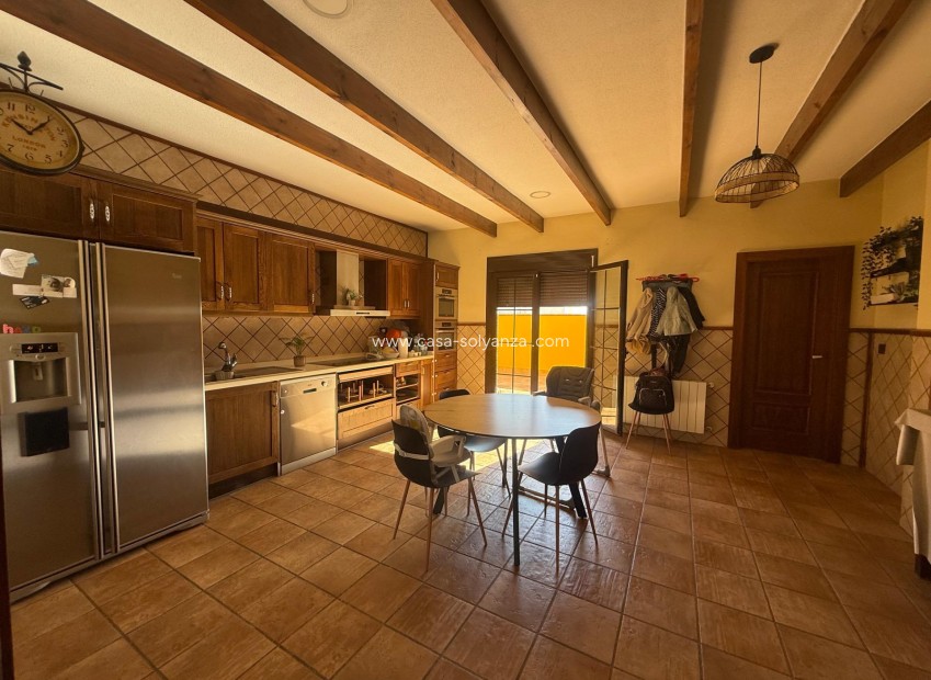 Wiederverkauf - Stadthaus - Avileses