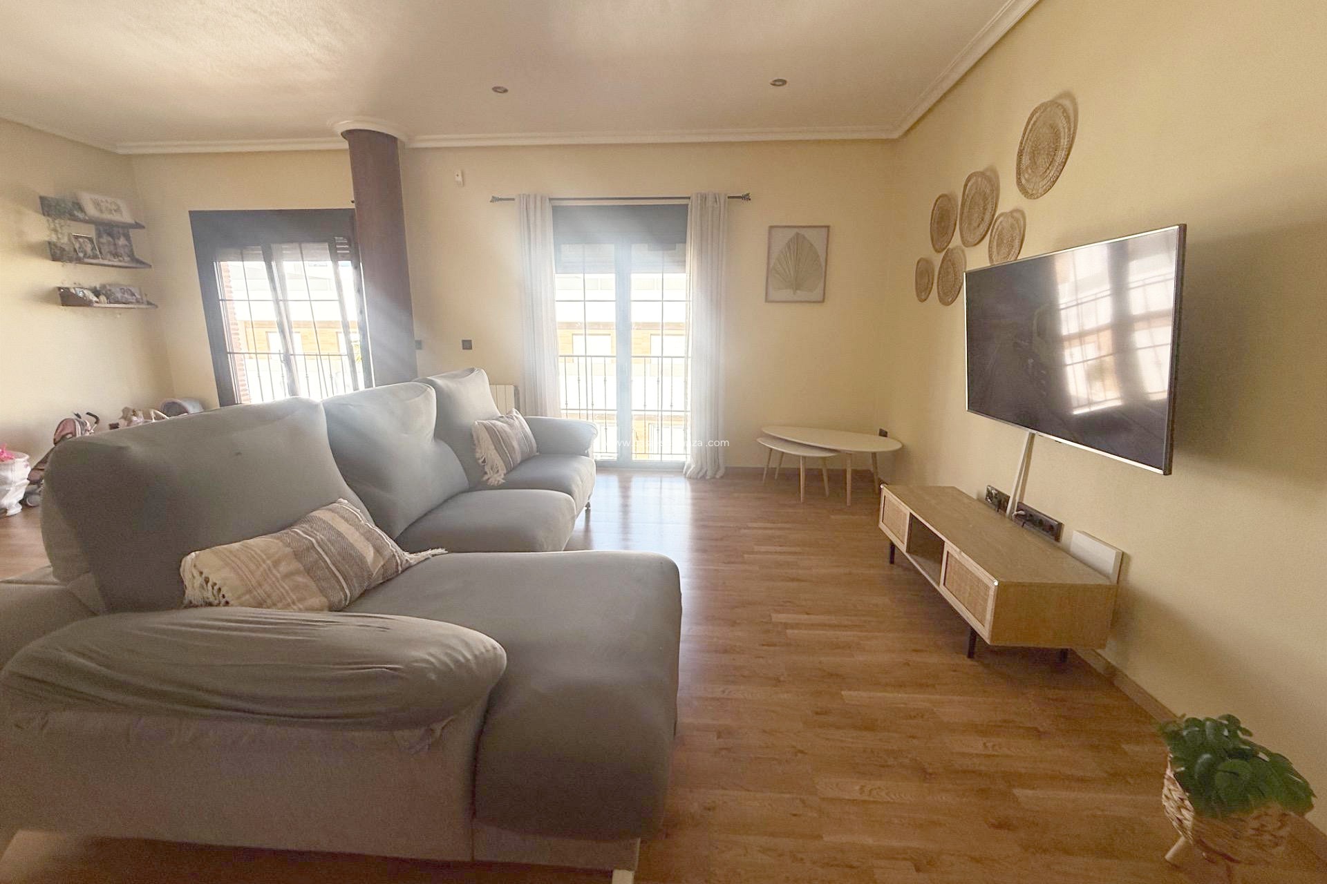 Wiederverkauf - Stadthaus - Avileses