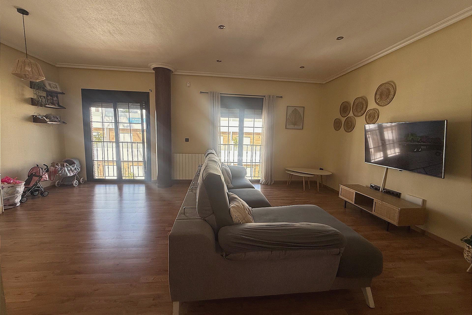 Wiederverkauf - Stadthaus - Avileses