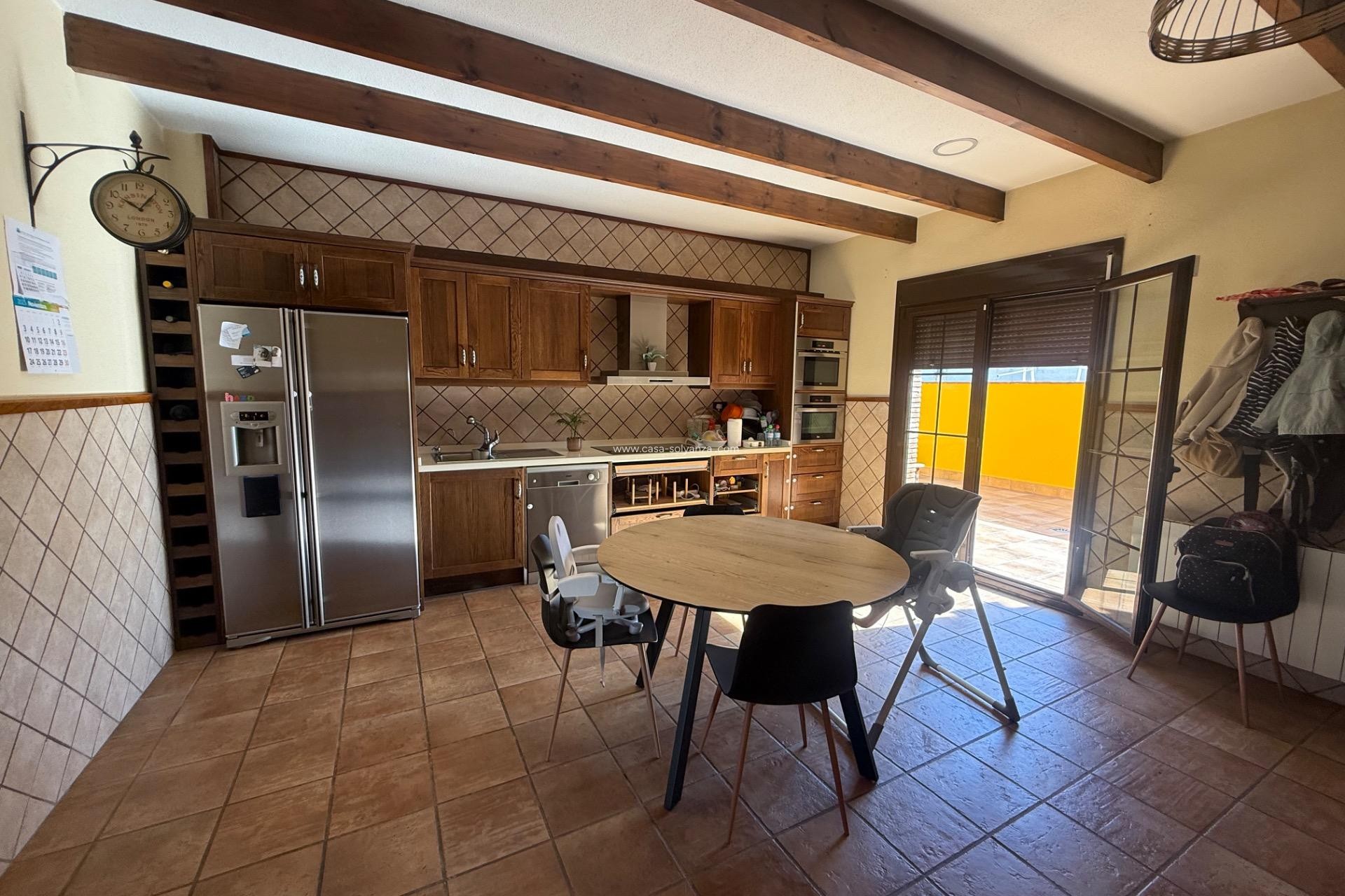 Wiederverkauf - Stadthaus - Avileses