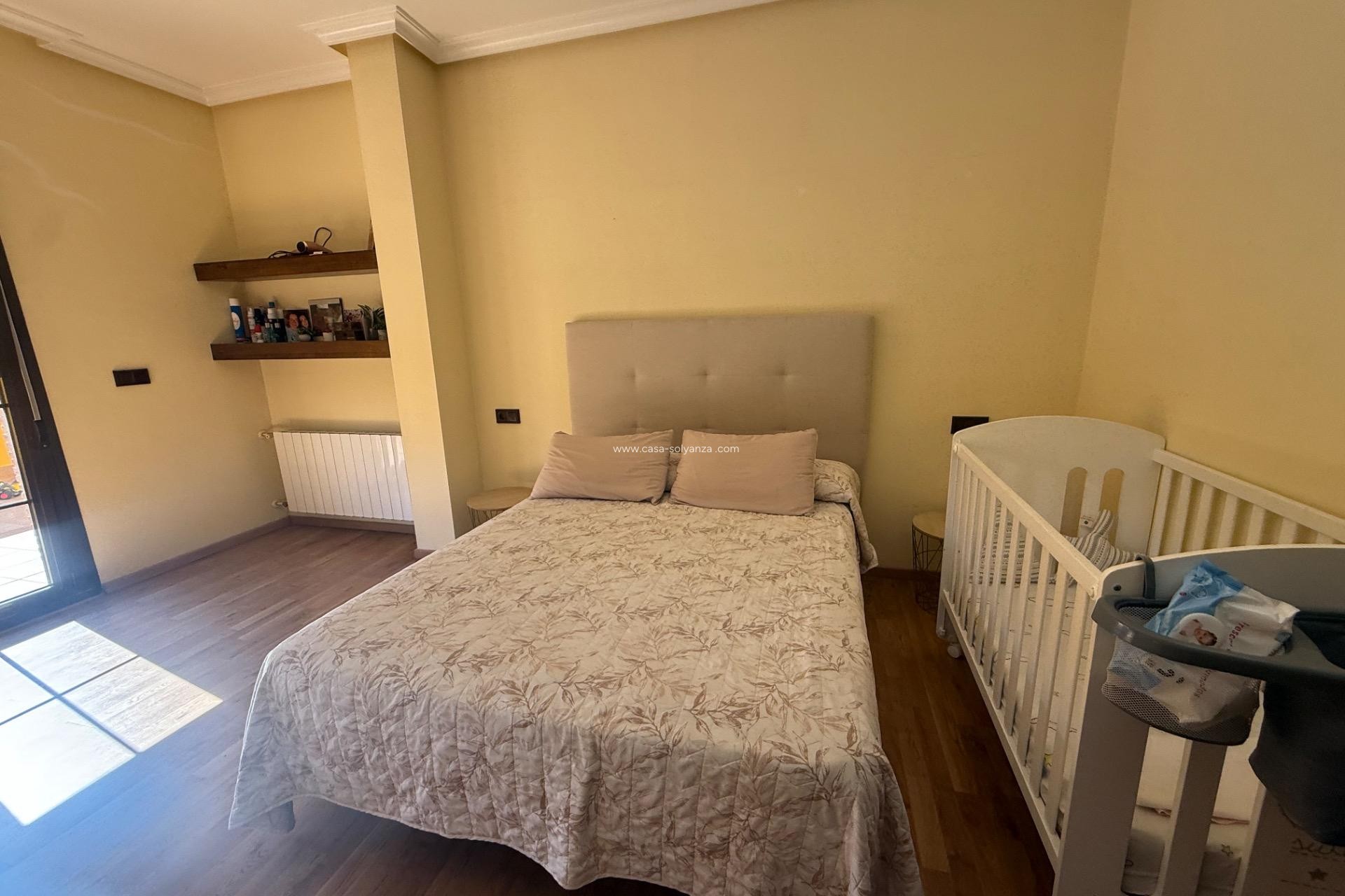 Wiederverkauf - Stadthaus - Avileses