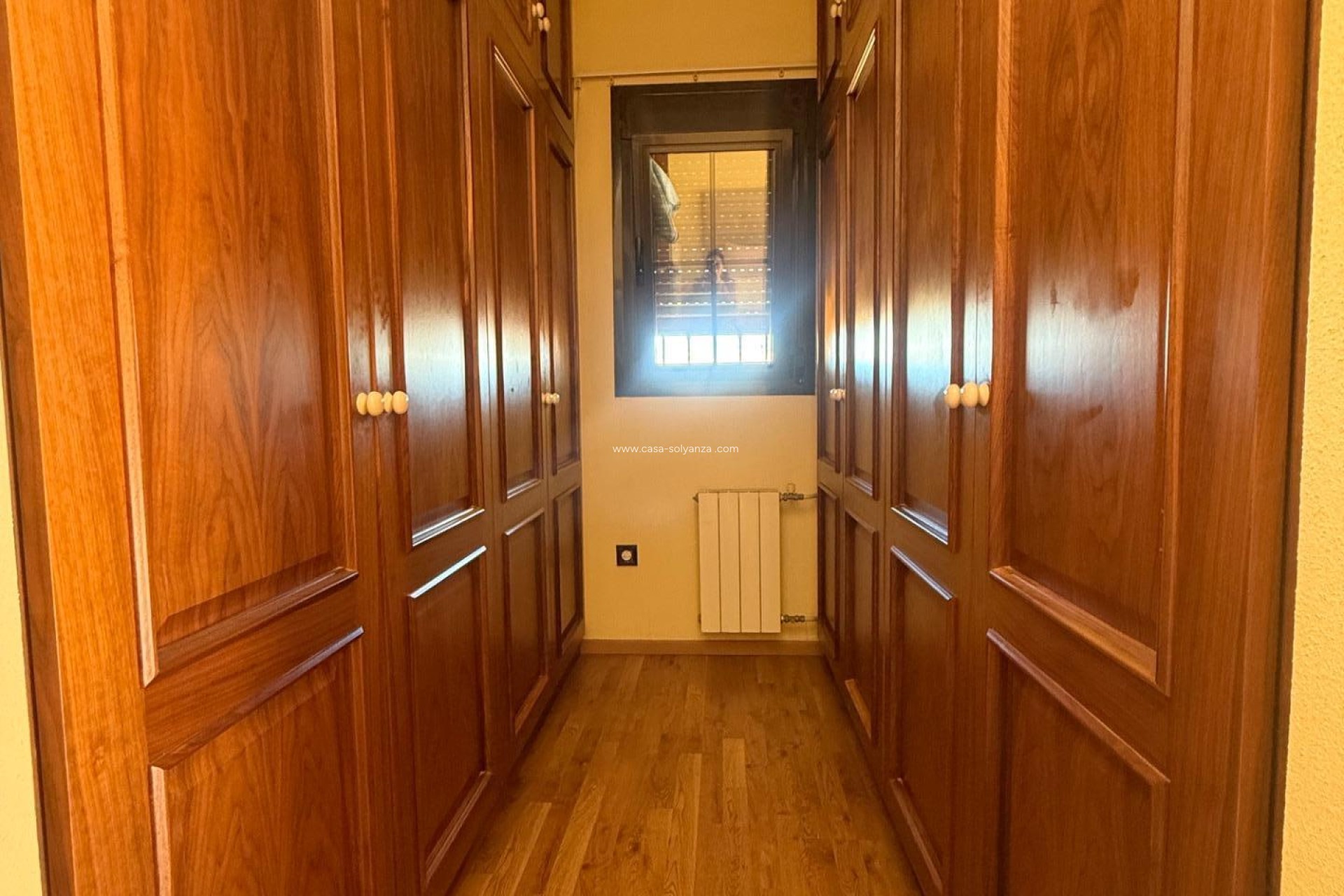 Wiederverkauf - Stadthaus - Avileses