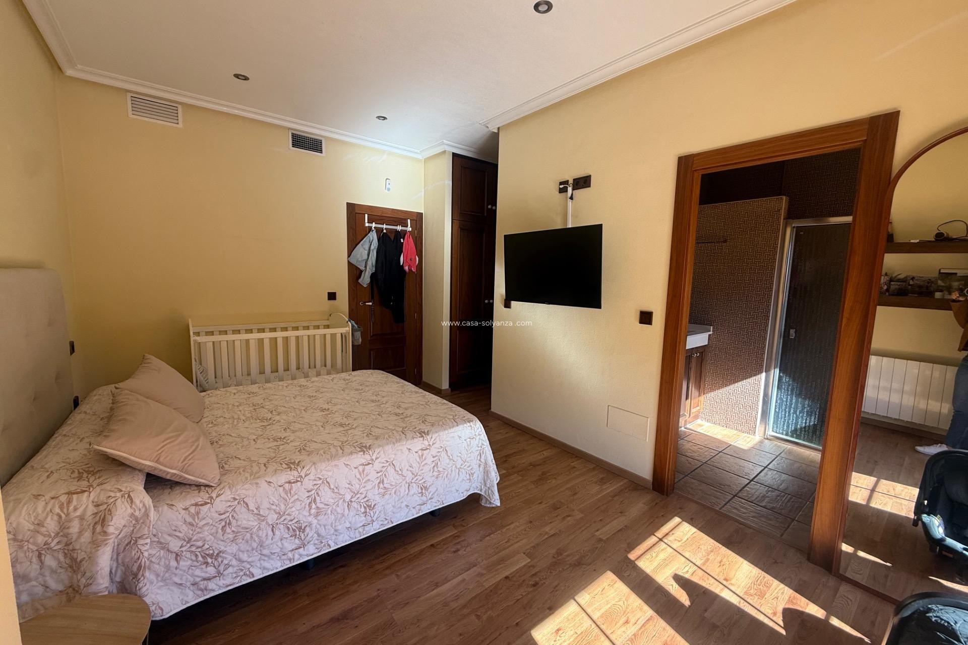 Wiederverkauf - Stadthaus - Avileses