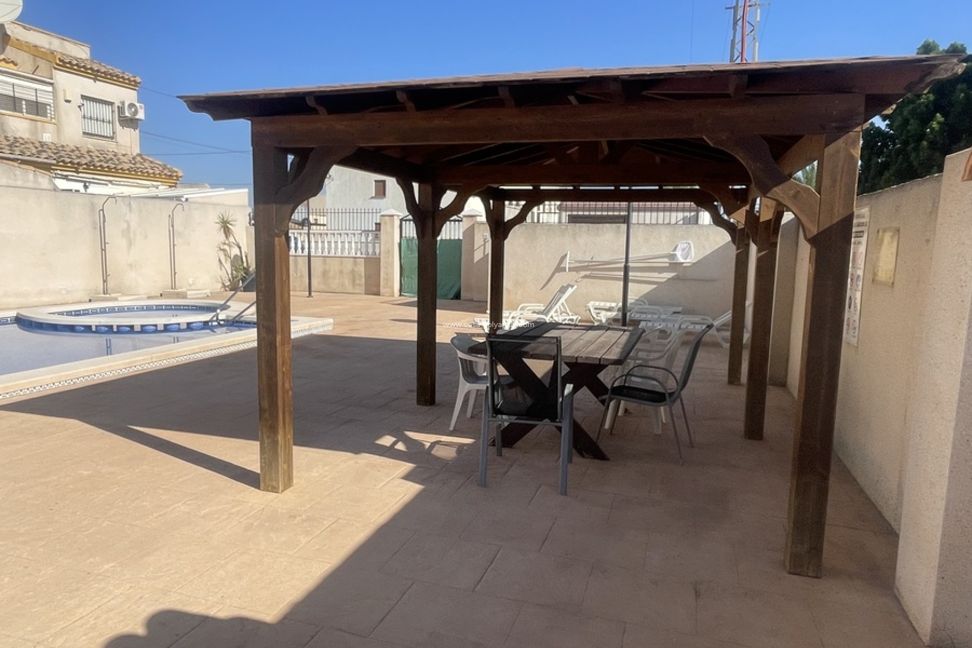 Wiederverkauf - Stadthaus - Daya Nueva - 0