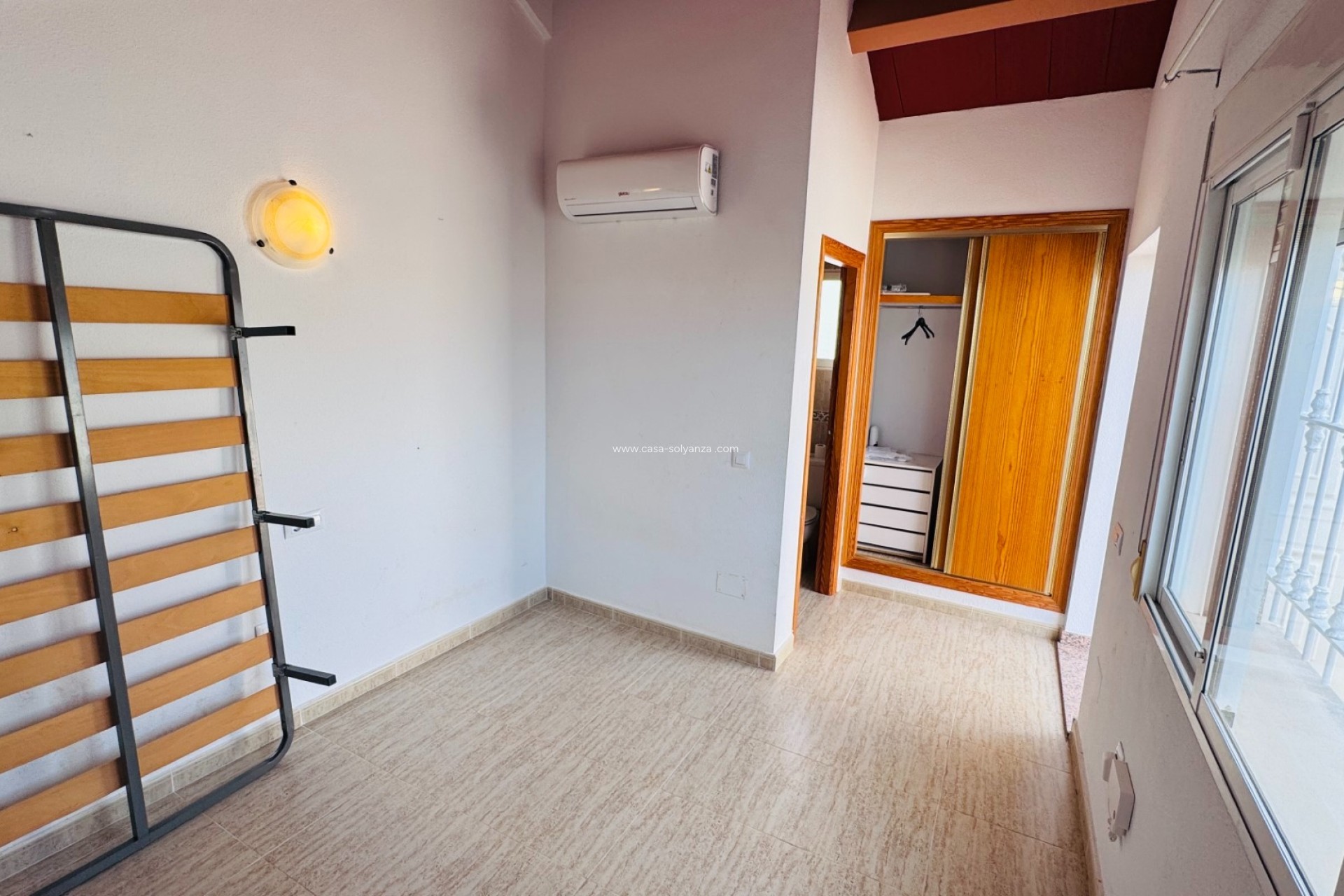 Wiederverkauf - Stadthaus - Daya Nueva