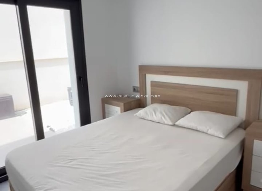 Wiederverkauf - Villa - Daya Nueva