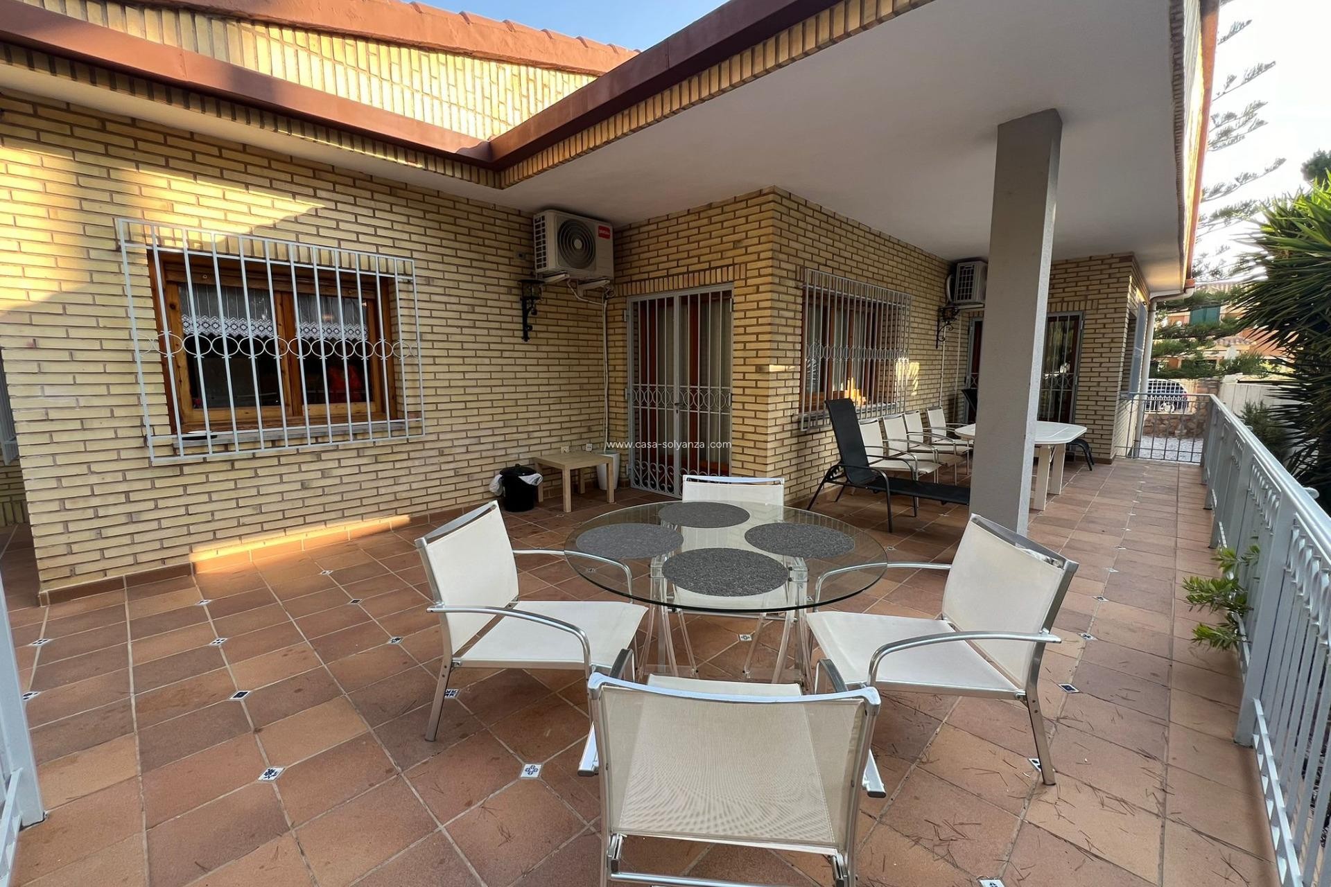 Wiederverkauf - Villa - Orihuela Costa - Campoamor