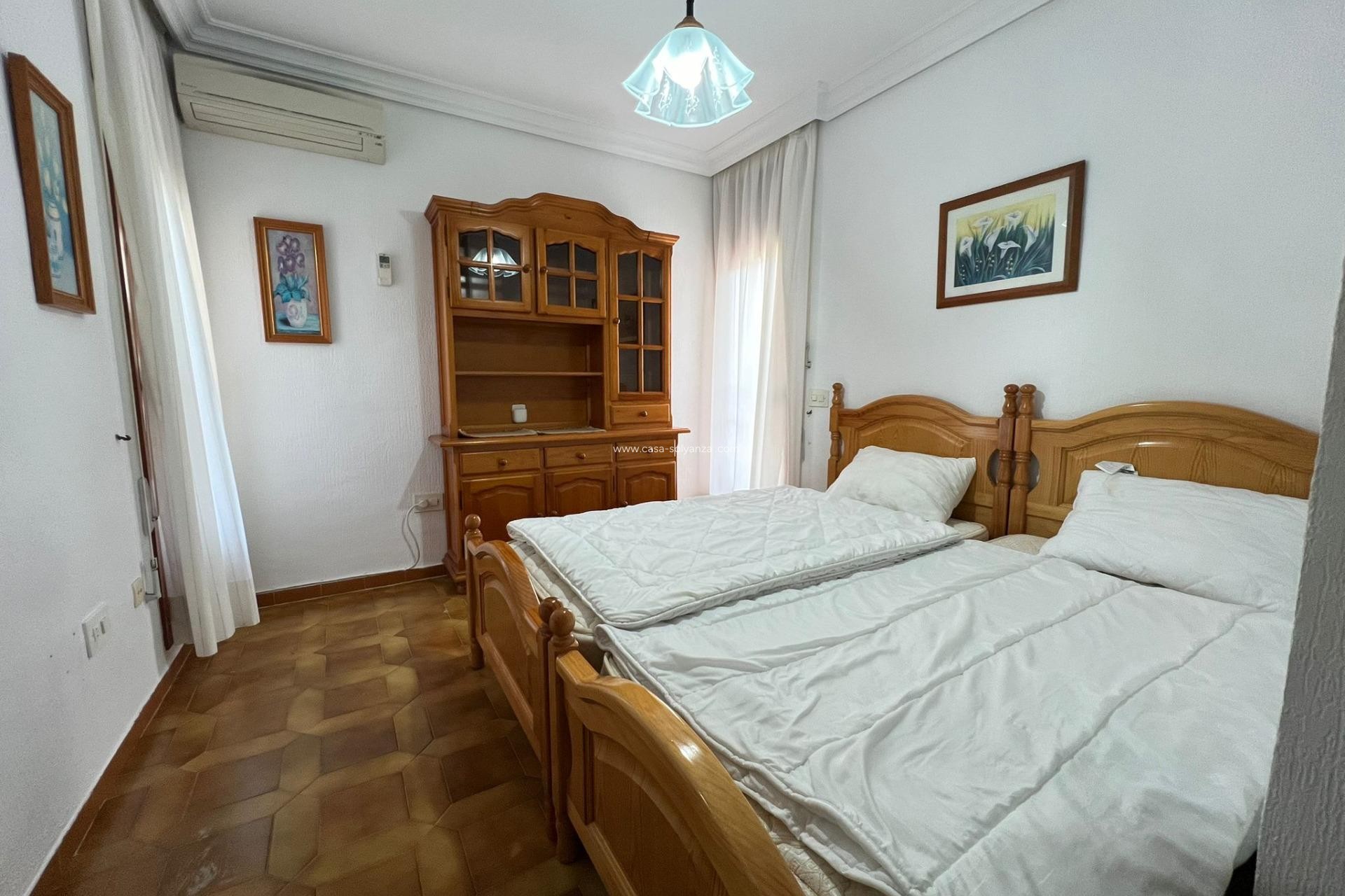 Wiederverkauf - Villa - Orihuela Costa - Campoamor